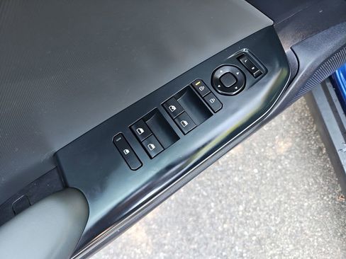 Used 2025 Kia K4 LXS image 24