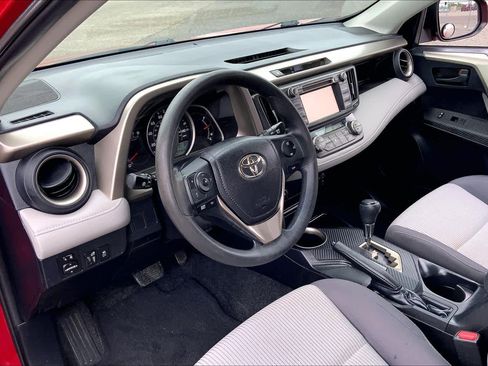 Used 2013 Toyota RAV4 XLE image 17