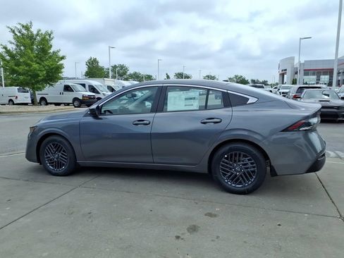 New 2026 Nissan Sentra SV w/ SV Convenience Package FWD image 5