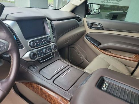 Used 2019 Chevrolet Suburban Premier image 21
