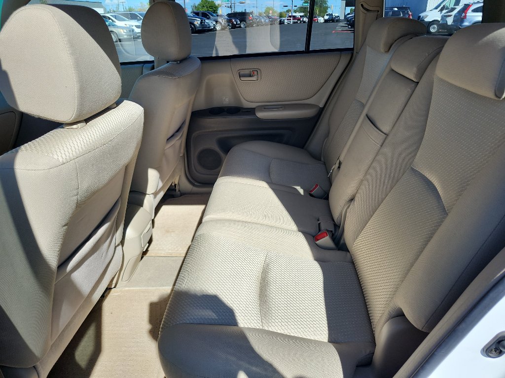 Used 2005 Toyota Highlander 2WD V6 w/ Appearance Pkg image 14
