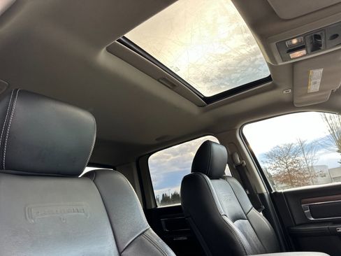 Used 2018 RAM 1500 Laramie w/ Convenience Group image 15