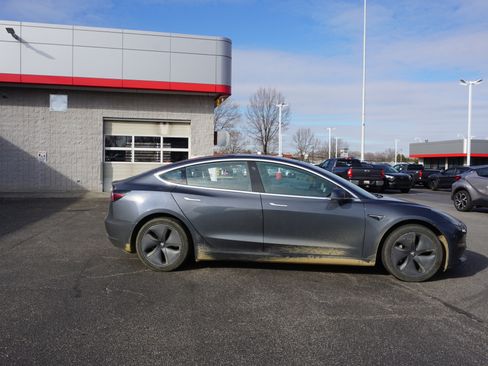 Used 2018 Tesla Model 3 Long Range image 3
