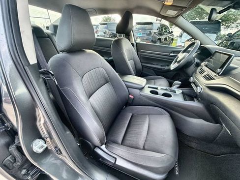 Used 2025 Nissan Altima 2.5 SV FWD image 26