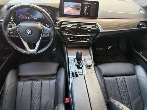 Used 2023 BMW 530i w/ Convenience Package RWD image 17
