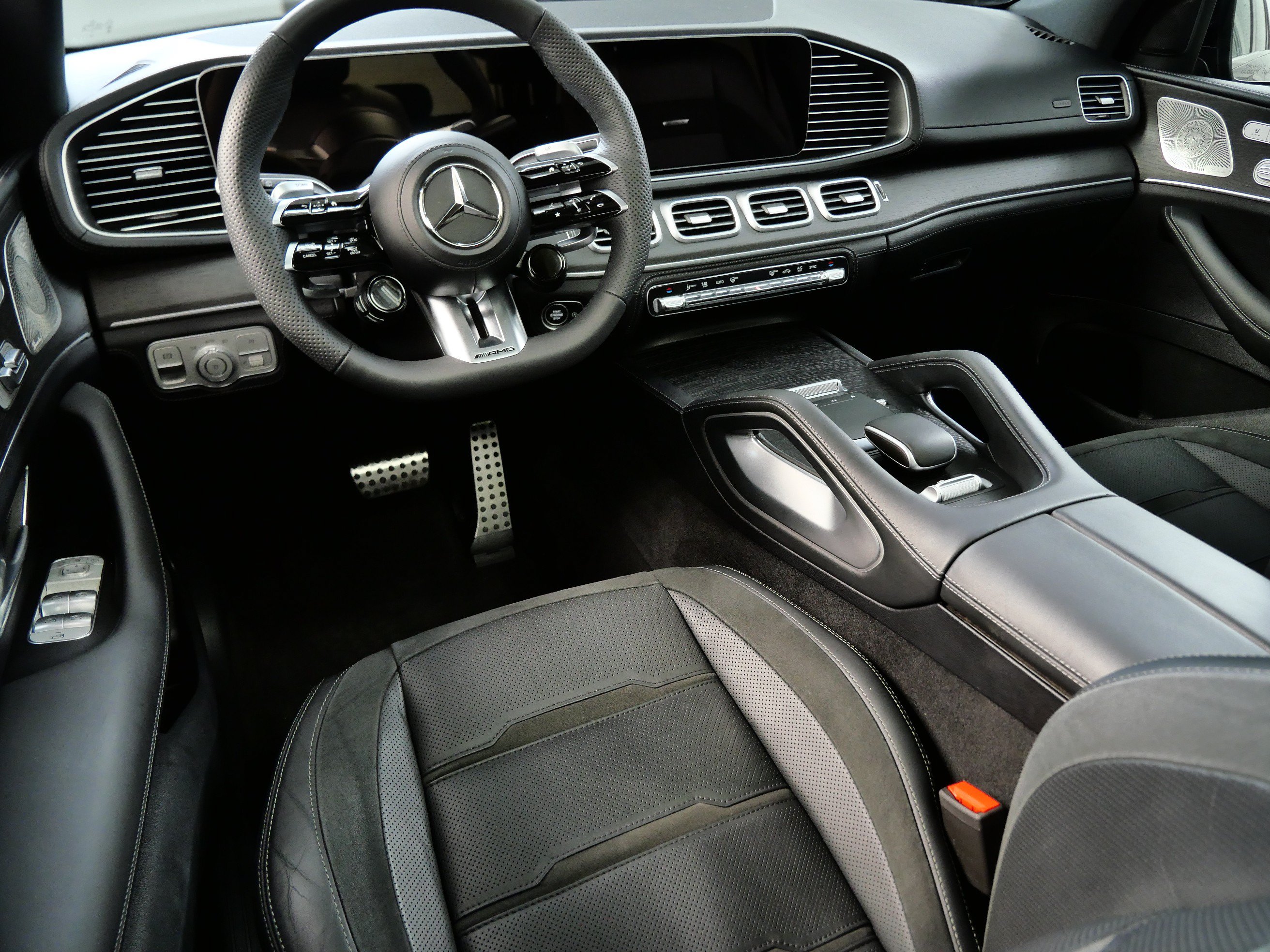 Certified 2024 Mercedes-Benz GLE 53 AMG 4MATIC image 2