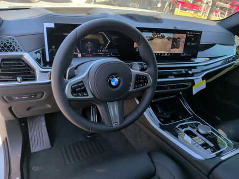 Used 2026 BMW X5 xDrive40i w/ M Sport Package AWD/4WD image 14