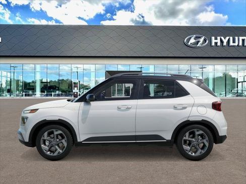 New 2026 Hyundai Venue SEL FWD image 3