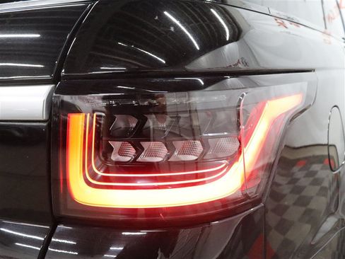 Used 2019 Land Rover Range Rover Sport HSE AWD/4WD image 10