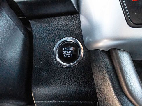 Certified 2019 Toyota Highlander XLE FWD image 42