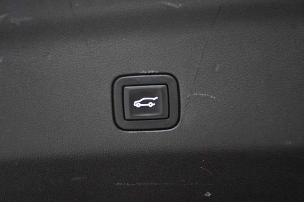 Used 2022 Cadillac Escalade Sport w/ Touring Package AWD/4WD image 81