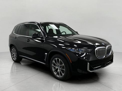 New 2026 BMW X5 xDrive40i w/ Premium Package AWD/4WD image 1