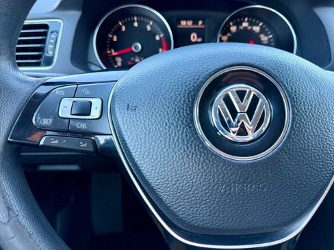 Used 2016 Volkswagen Passat 1.8T S FWD image 28