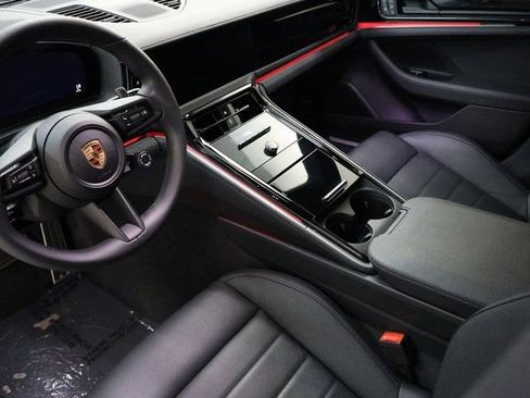 Used 2024 Porsche Panamera 4 image 77