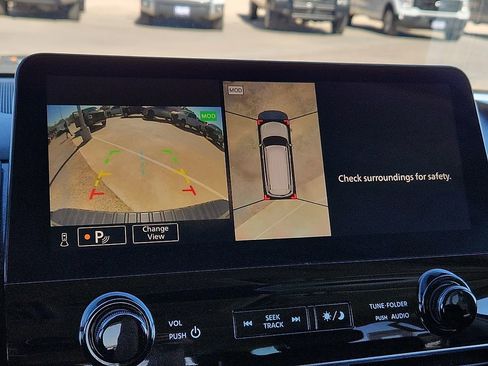 Used 2023 Nissan Armada SL w/ Captain's Chairs Package image 8