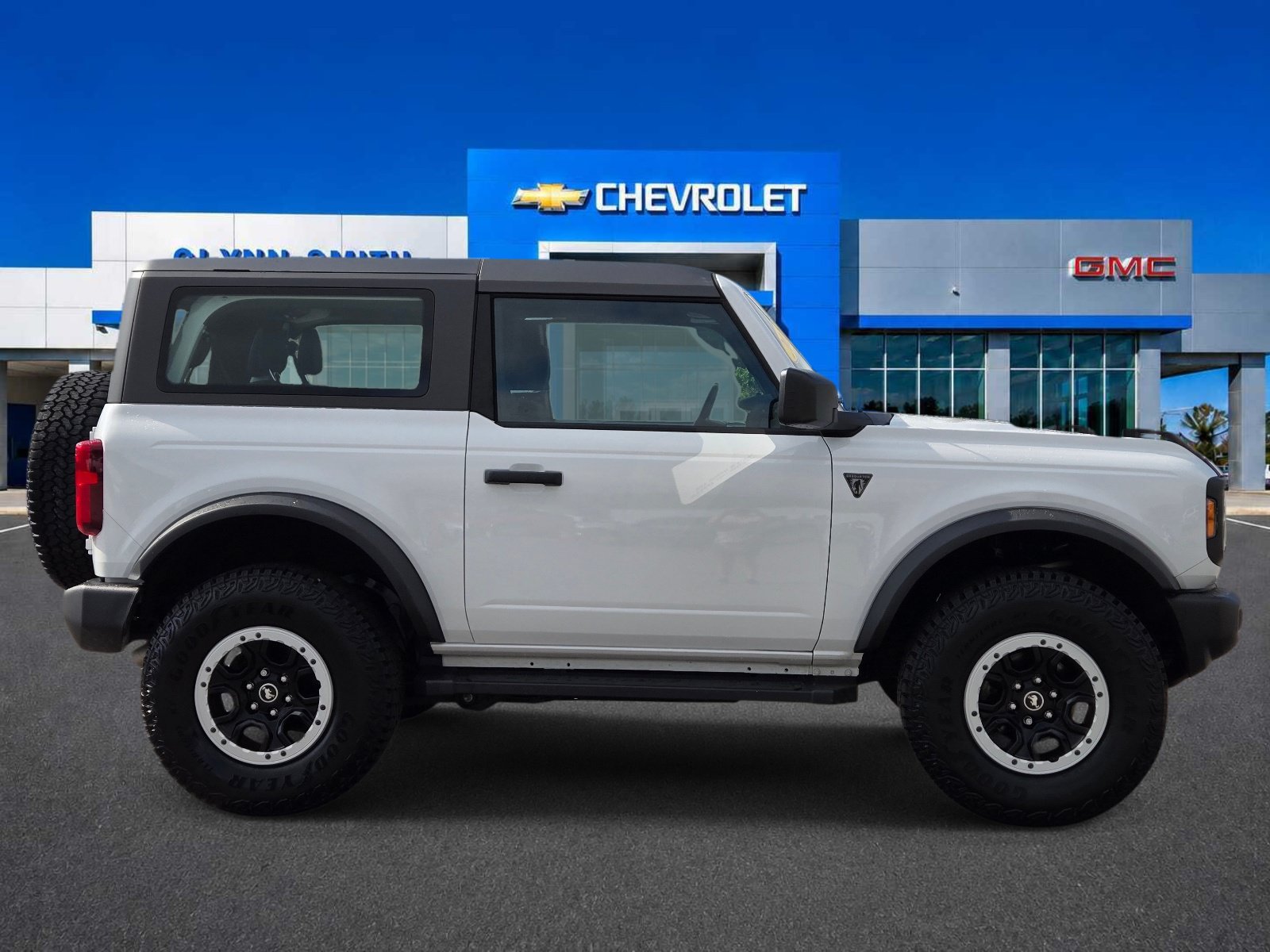 Used 2025 Ford Bronco 2-Door w/ Sasquatch Package AWD/4WD image 6