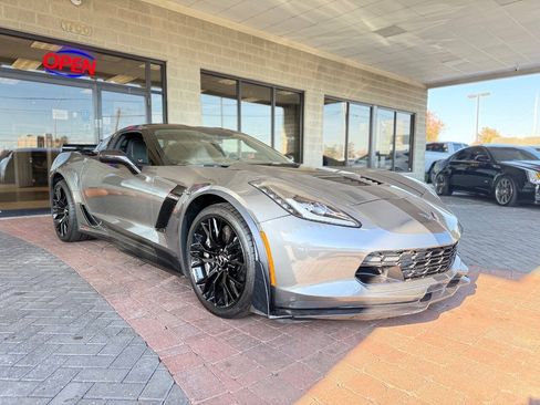 Used 2015 Chevrolet Corvette Z06 w/ 3LZ Preferred Equipment Group RWD image 29