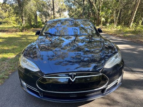 Used 2014 Tesla Model S 85 image 4