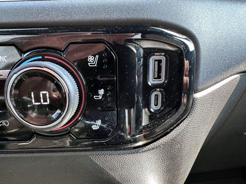 Used 2024 Chevrolet Silverado 1500 High Country w/ Technology Package AWD/4WD image 25