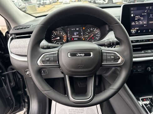 Used 2022 Jeep Compass Latitude image 24