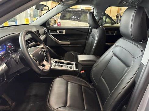 Used 2023 Ford Explorer XLT w/ Equipment Group 202A image 19