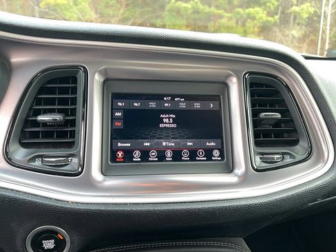 Used 2019 Dodge Challenger SXT image 16