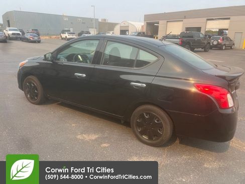 Used 2019 Nissan Versa SV FWD image 8