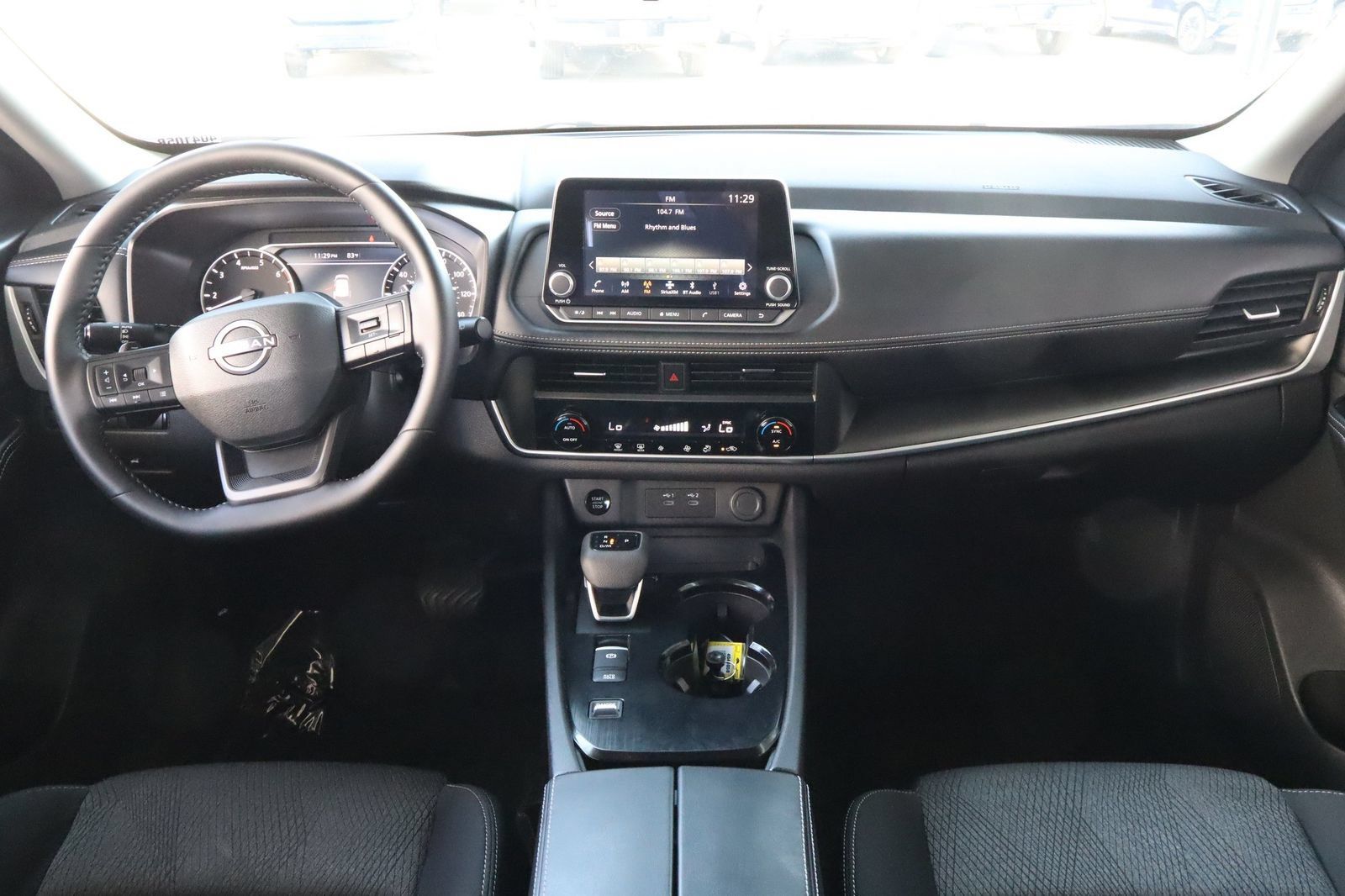 Used 2026 Nissan Rogue SV FWD image 27