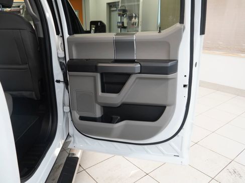 Used 2018 Ford F150 XLT w/ Equipment Group 302A Luxury image 21