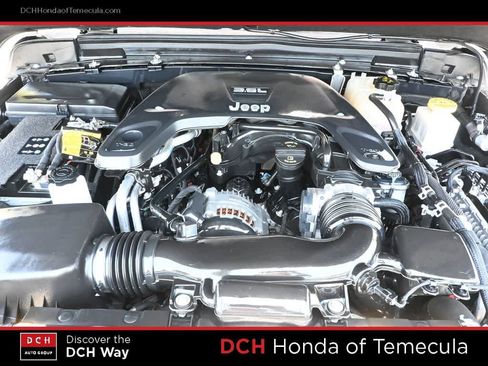 Used 2021 Jeep Gladiator Sport AWD/4WD image 23