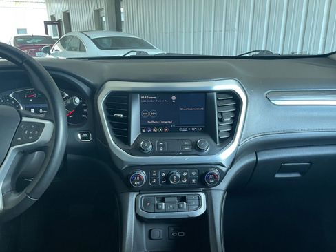 Used 2023 GMC Acadia SLT image 18