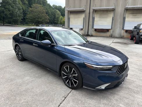 Used 2025 Honda Accord Touring image 5