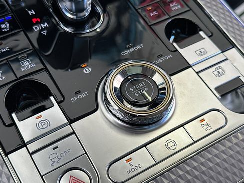 New 2025 Bentley Flying Spur Plug-In Hybrid image 25