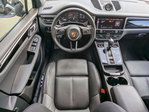 Used 2025 Porsche Macan image 16