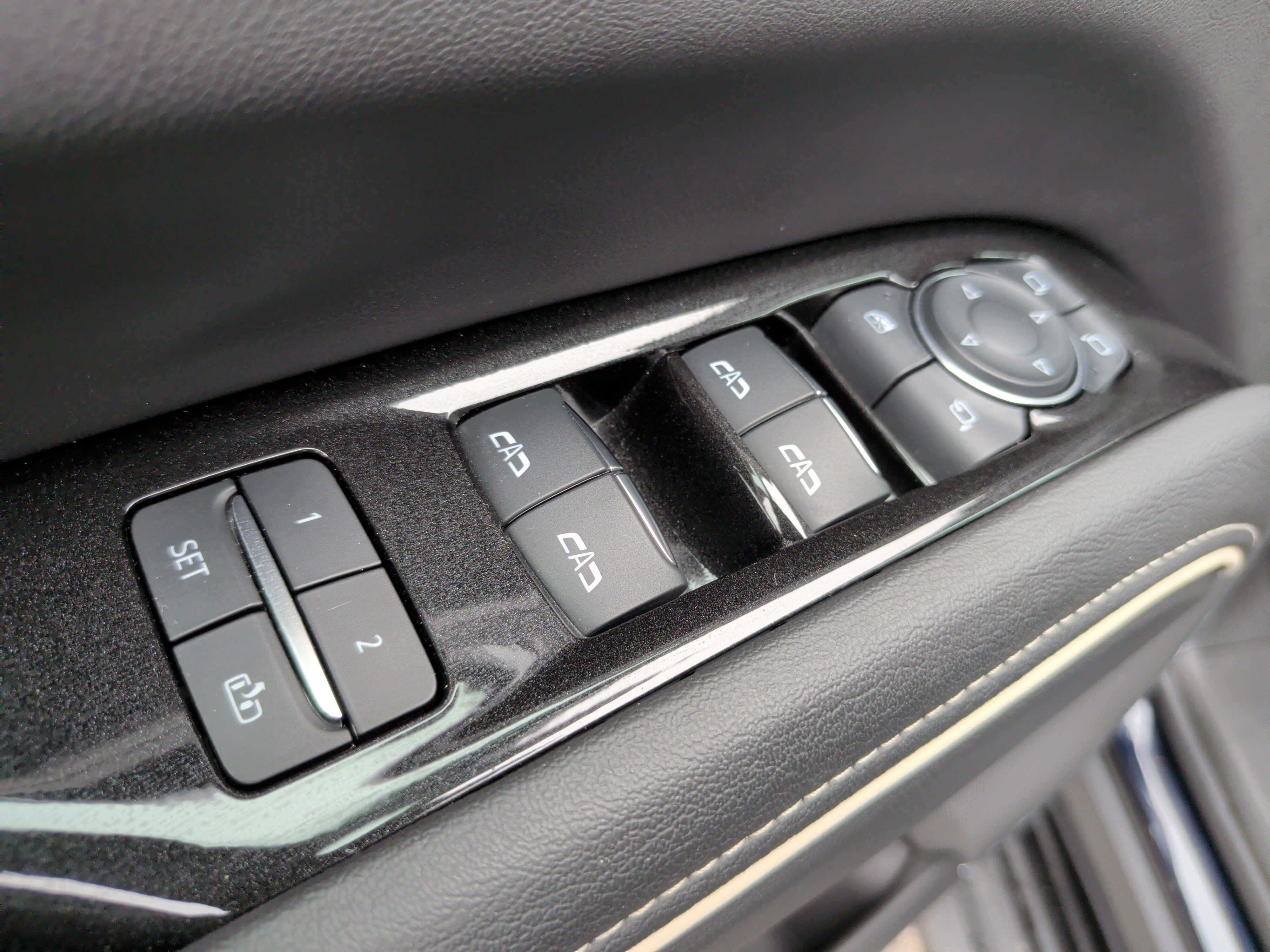 Used 2024 Cadillac Escalade Premium Luxury AWD/4WD image 30
