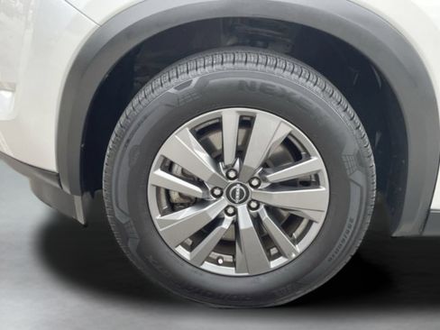 Used 2025 Nissan Pathfinder SV AWD/4WD image 45