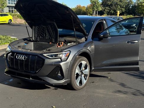 Used 2021 Audi e-tron Prestige w/ Prestige Package AWD/4WD image 16