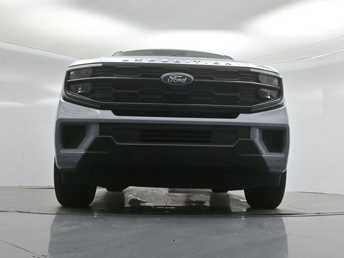 Certified 2025 Ford Expedition Active AWD/4WD image 46