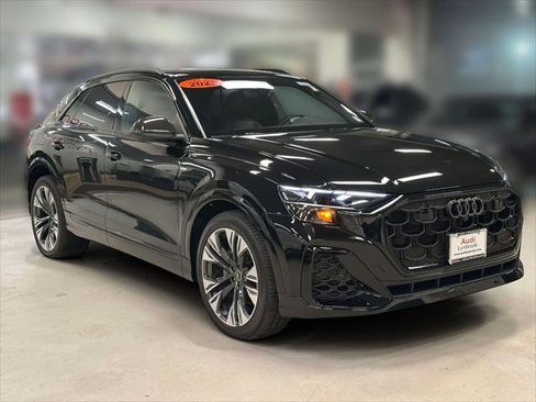 Used 2025 Audi Q8 Premium Plus w/ Premium Plus Package image 3