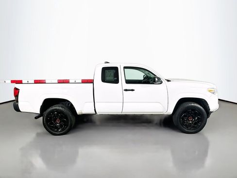 Used 2019 Toyota Tacoma SR image 8