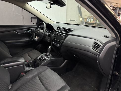 Used 2020 Nissan Rogue SV AWD/4WD image 7