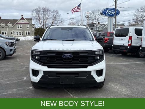 Used 2025 Ford Expedition Active image 2
