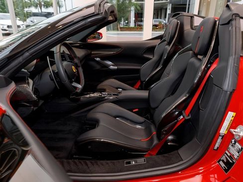 Used 2022 Ferrari SF90 Spider image 28