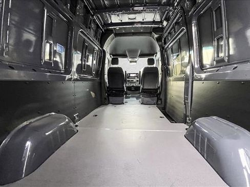 Used 2024 Mercedes-Benz Sprinter 2500 image 6