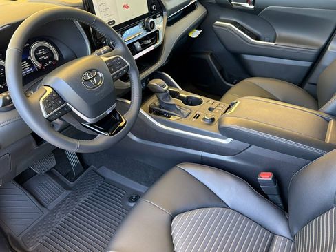 New 2026 Toyota Highlander XSE AWD/4WD image 11