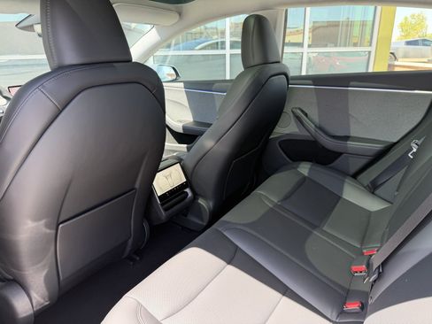 Used 2025 Tesla Model 3 Long Range RWD image 39