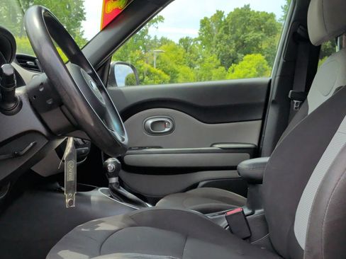 Used 2017 Kia Soul FWD image 11