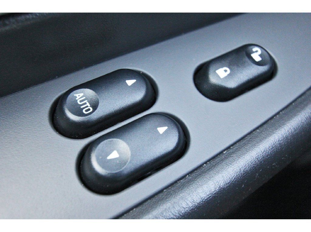 Used 2002 Ford Thunderbird RWD image 14