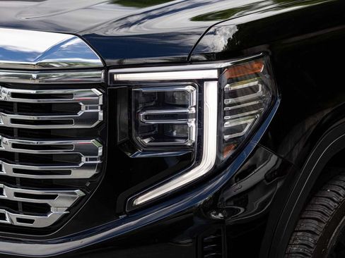 Used 2023 GMC Sierra 1500 Denali w/ Denali Reserve Package AWD/4WD image 42