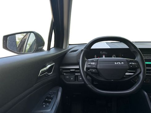 Used 2026 Kia Sportage LX FWD image 21